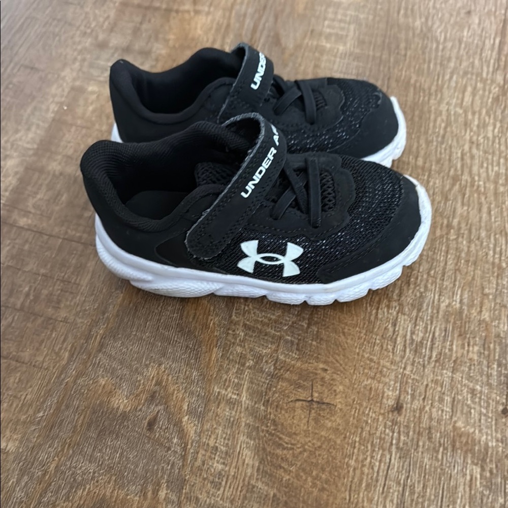 Under Armour Kids Black Sneakers